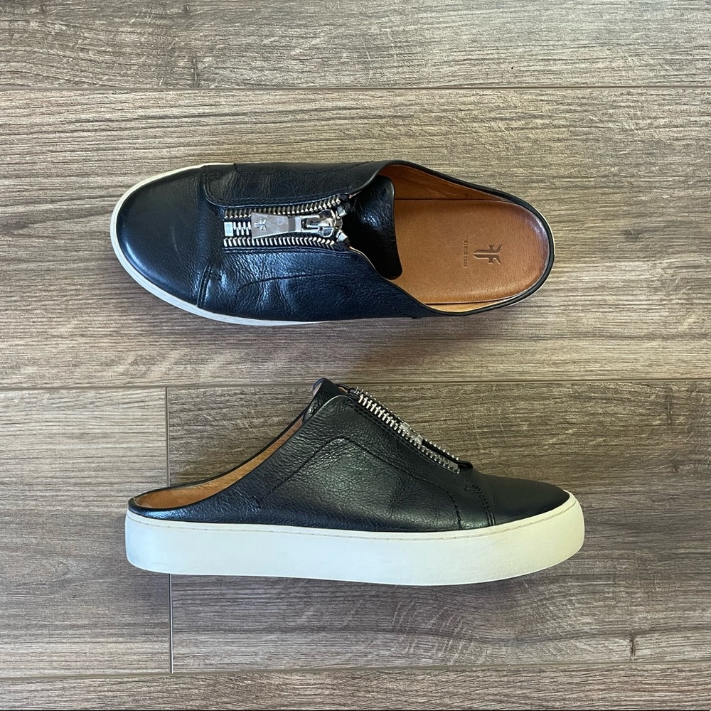 Frye Lena Zip Black Leather Mules/Slides | 7